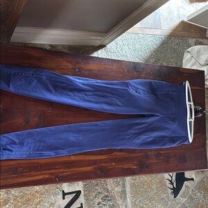 Blue lululemon leggings with pockets! Size 2.